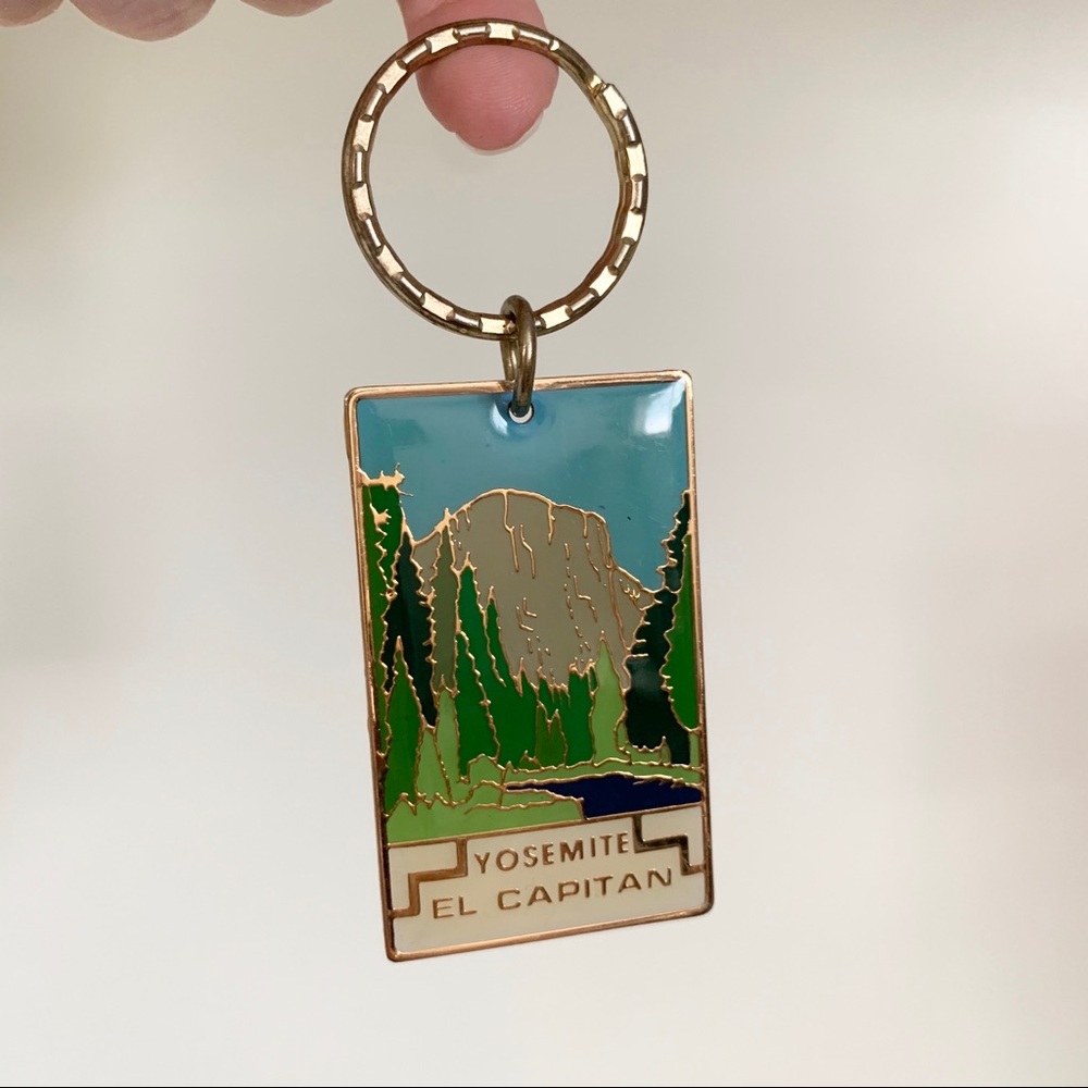 Vintage 90’s Yosemite key chain